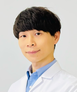 医師　小徳　羅漢